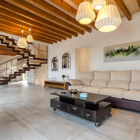 Xesquet Villa *